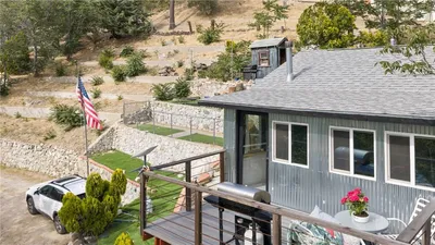 17601 Lone Pine