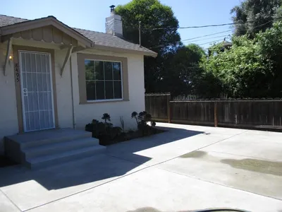 8495 Murray Avenue photo 2