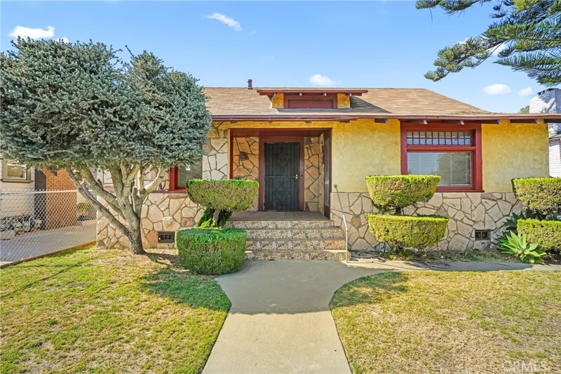 1037 W 46th Street, Los Angeles, CA 90037