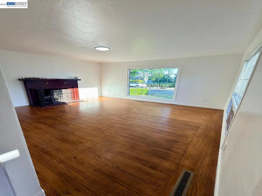 Interior 3