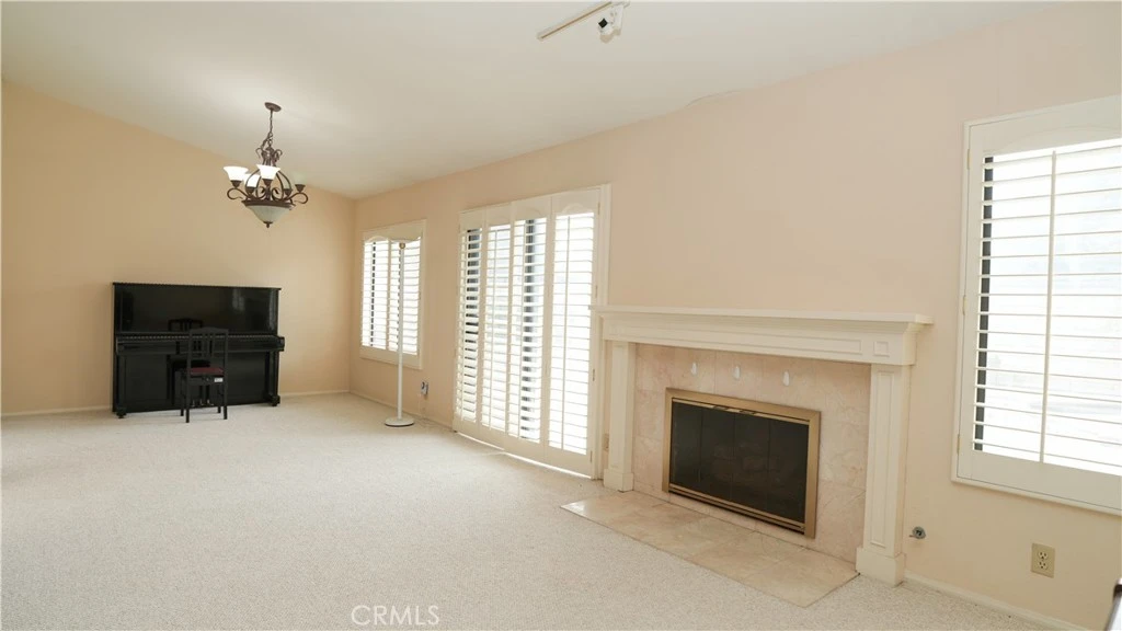 Interior 4