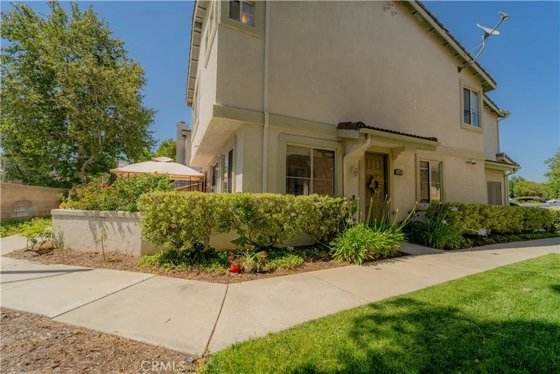 25409 Holly Beach Drive, Saugus, CA 91350