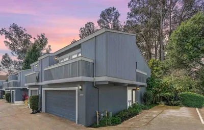 2927 Leotar Circle