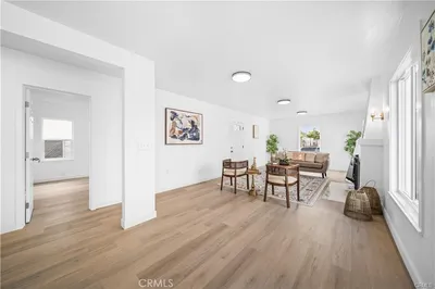 1558 Hauser photo 2