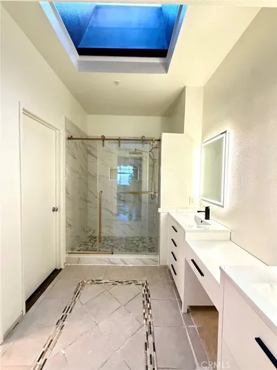 32 Carlsbad