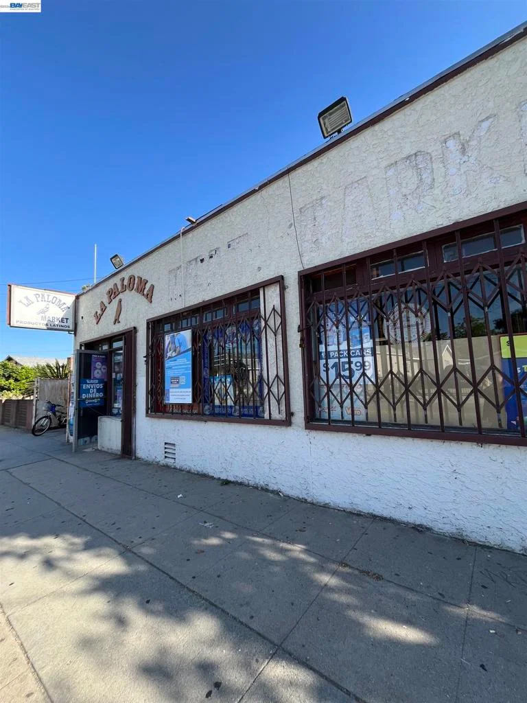 524 E Mission Rd photo 2