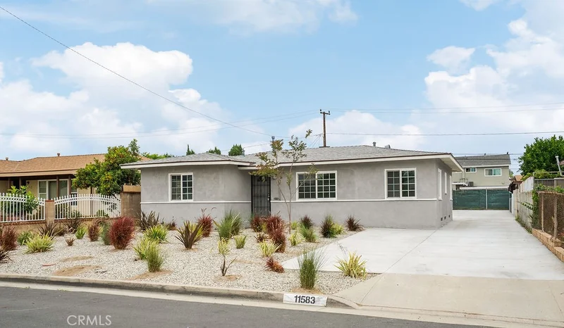 11583 Embree photo 2