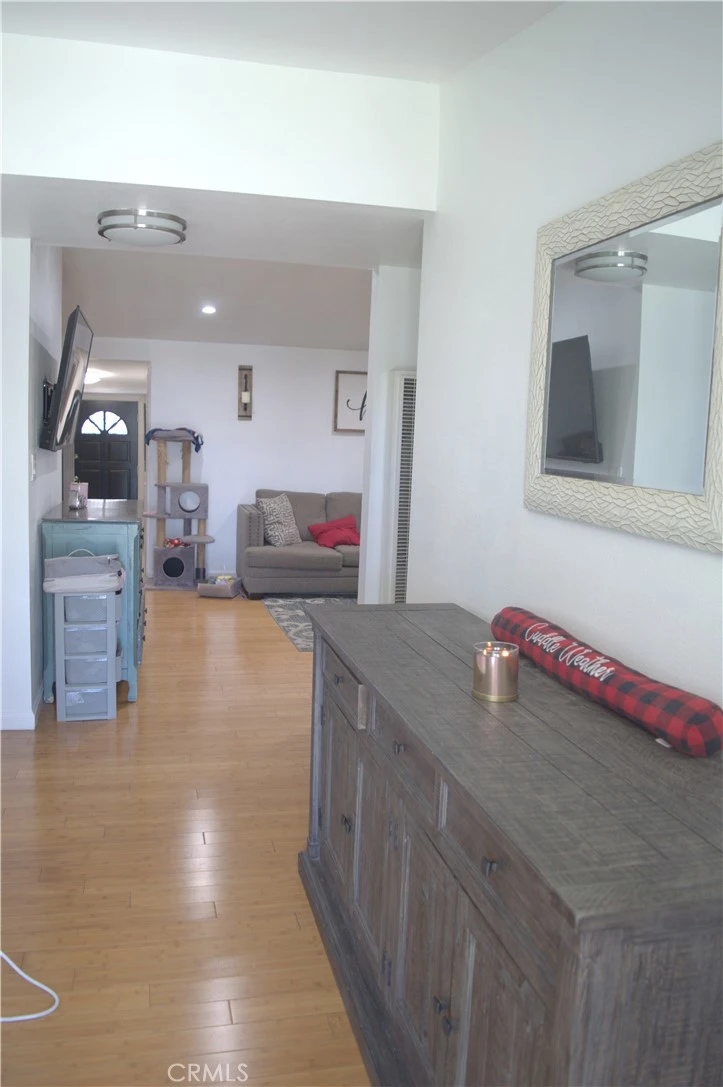 Interior 4