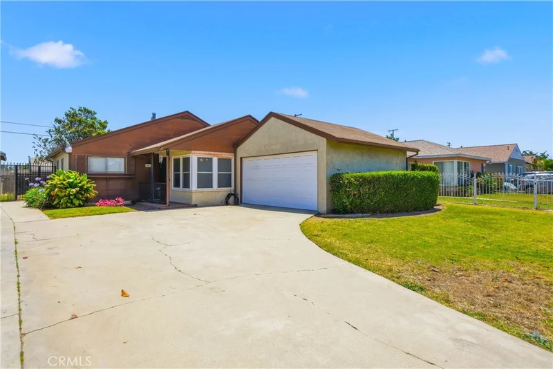 14018 S Zamora, Compton, CA 90222