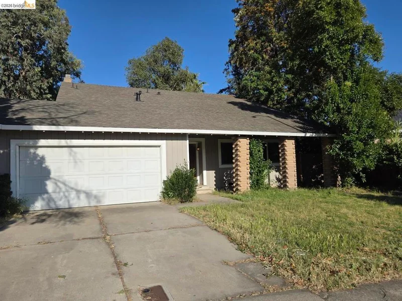9206 Decatur DR