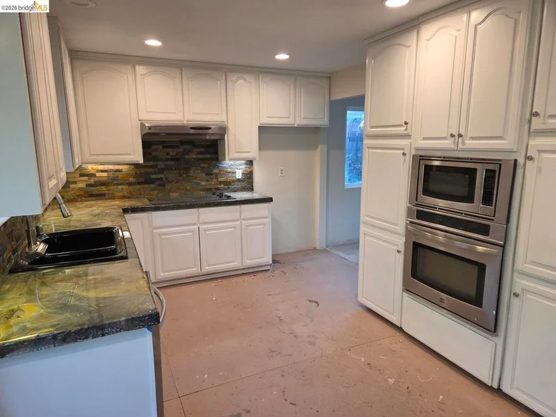 9206 Decatur DR photo 2
