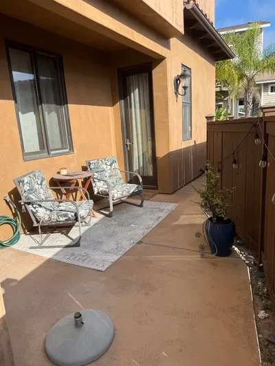 1552 Summit