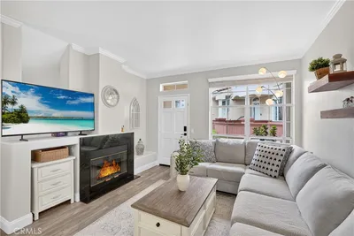 1027 S Stresa photo 2
