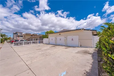1630 W 206th photo 2