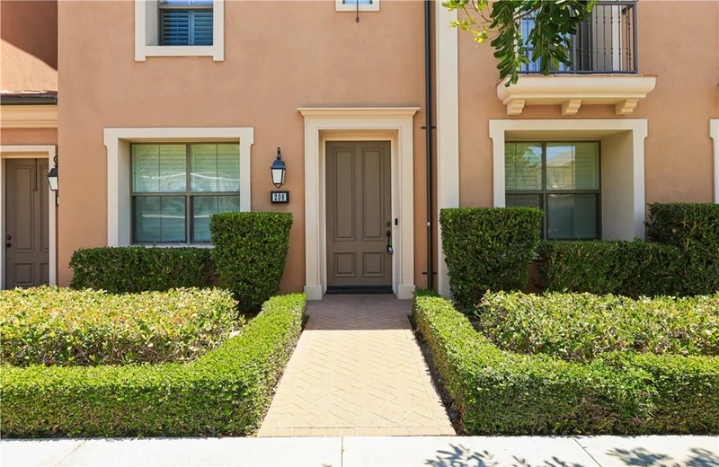 206 Rodeo, Irvine, CA 92602