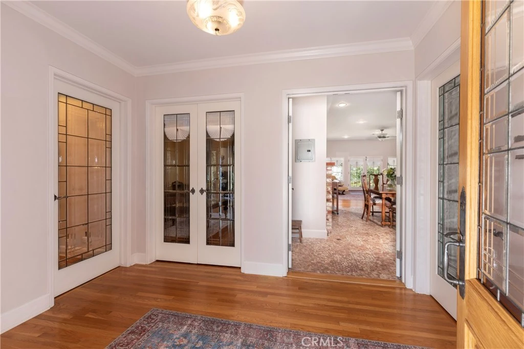 Interior 4