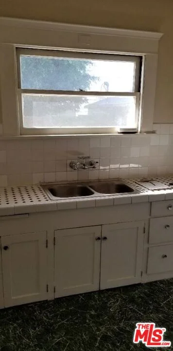 1320 N Harvard Boulevard 1320 photo 2