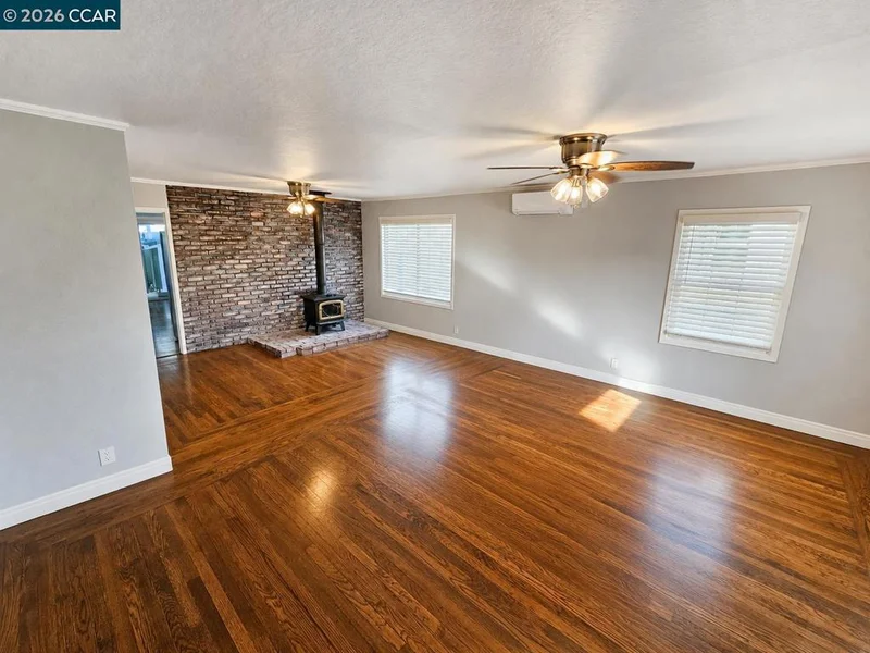 916 Veale Ave photo 2
