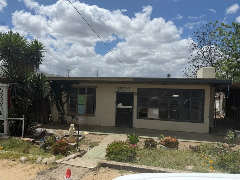 1309 Tourmaline Avenue, Mentone, CA 92359