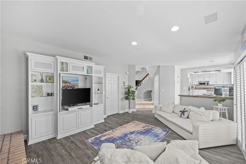 28761 Hedgerow