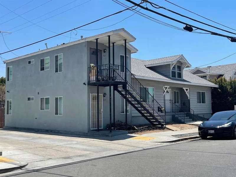 527 Dewey Street