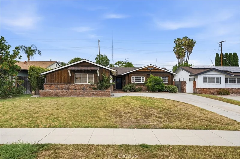 19607 Bryant, Northridge, CA 91324