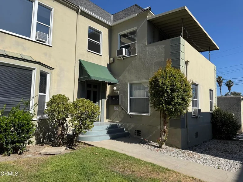 1424 E Wilson Avenue A photo 2