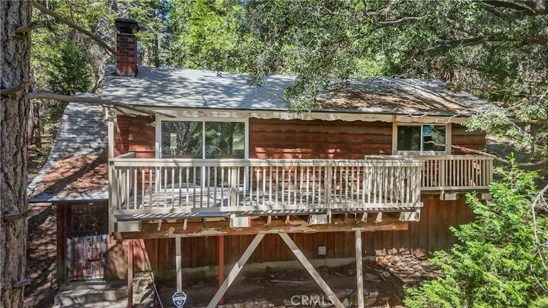 1155 Chateau Dr