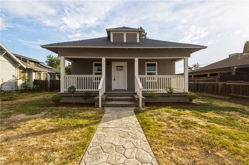 1127 J, Reedley, CA 93654