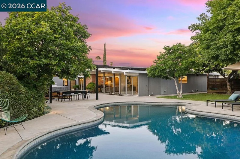 1237 Lancashire Dr, Concord, CA 94518