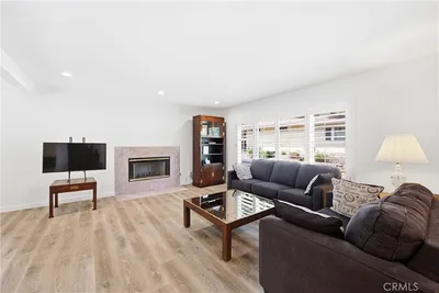 4776 Excelente Drive photo 2