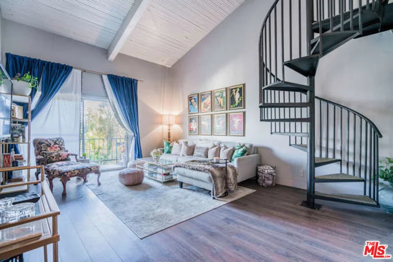 5460 White Oak Avenue E324, Encino, CA 91316