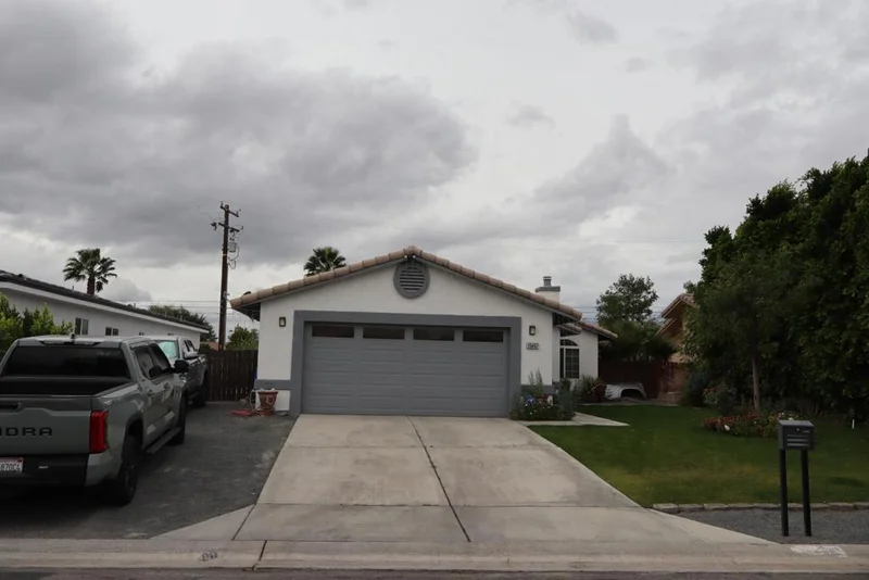15467 Avenue Atezada