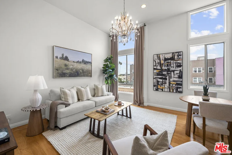 856 N Van Ness Avenue 6, Los Angeles, CA 90038
