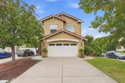 3 Shorebreeze Court