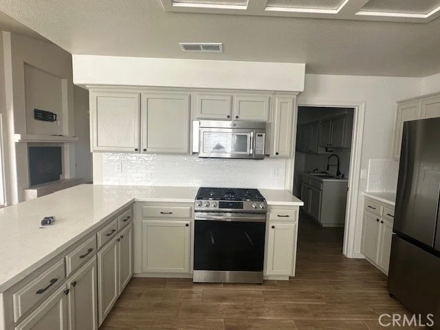 954 Calaveras, Chowchilla, CA 93610
