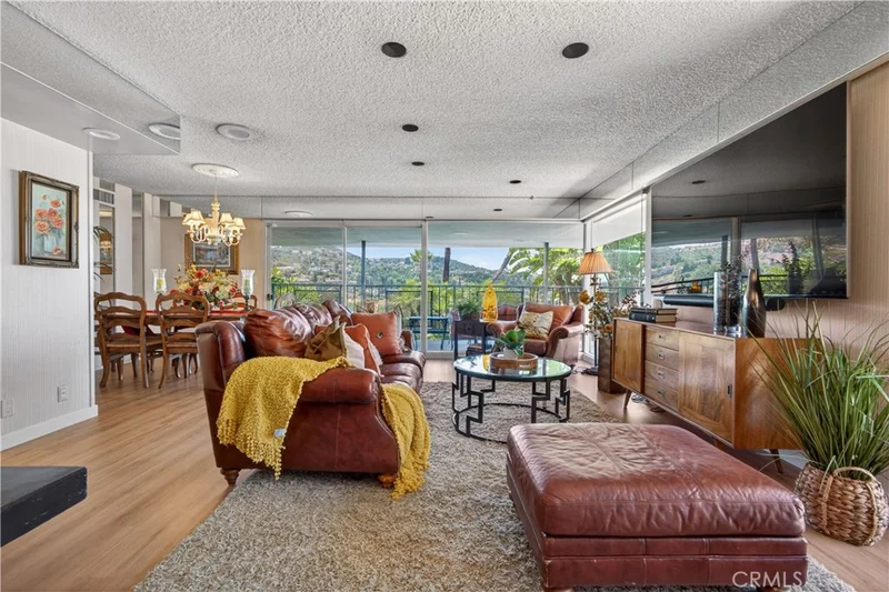2904 Far View photo 2