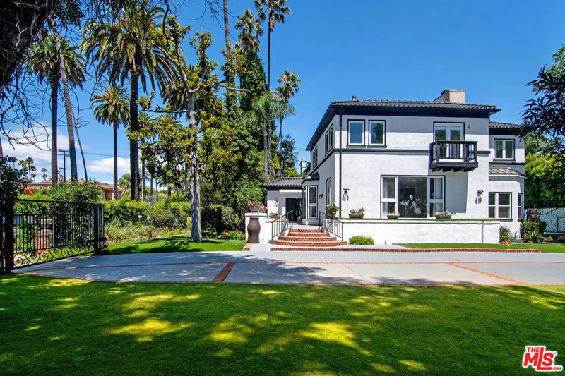508 N CANON Drive photo 2