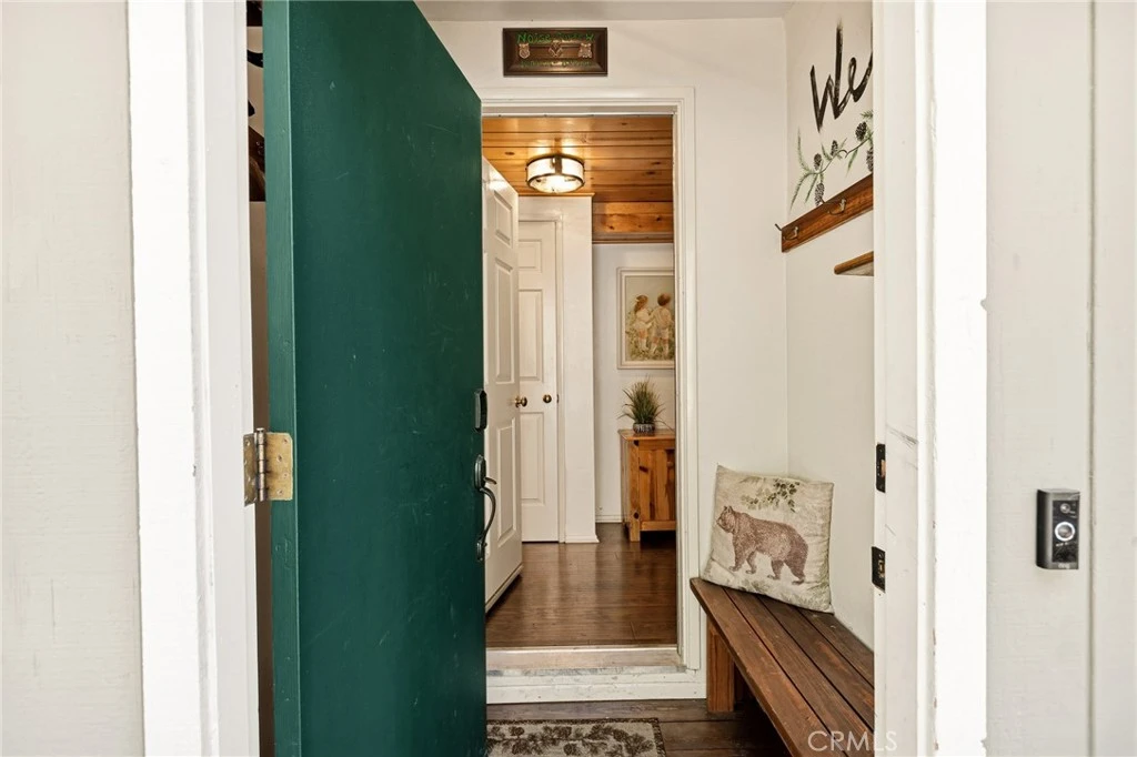 Interior 3