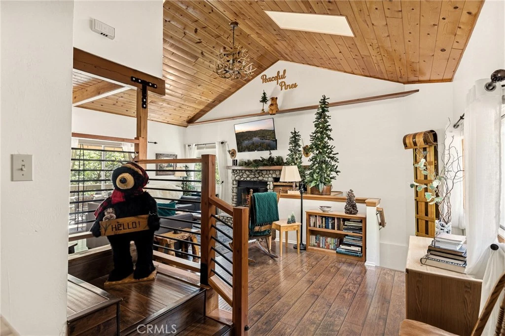 Interior 4