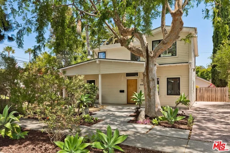 3322 Caroline Avenue
