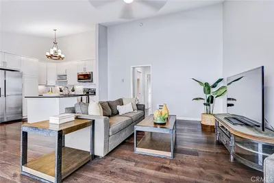 826 Camino Real 202