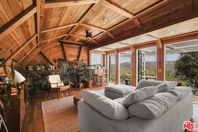 1555 Fernwood Pacific Drive