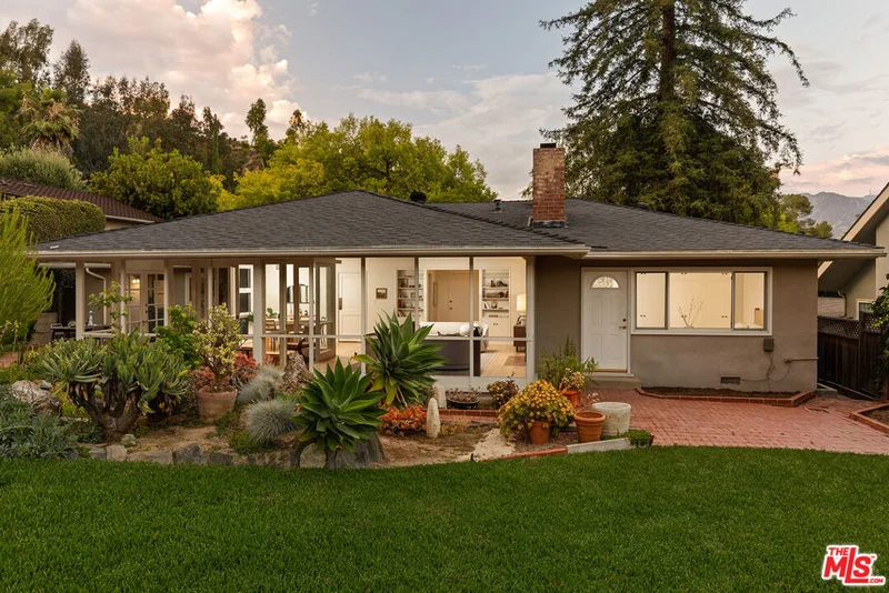 1535 Scenic Drive, Pasadena, CA 91103