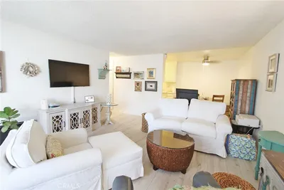 2189 Via Mariposa East C
