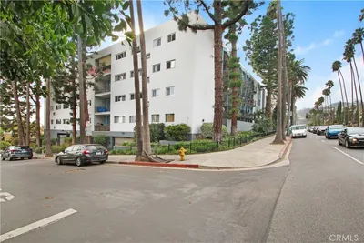 7560 Hollywood photo 2