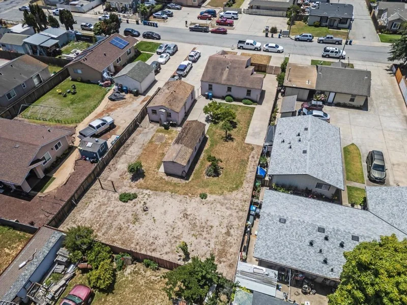 1119 C, Salinas, CA 93905