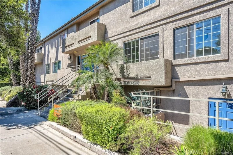 18347 Saticoy 7 photo 2