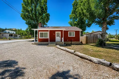 6836 Lakewood