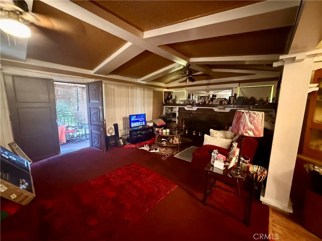 Interior 4